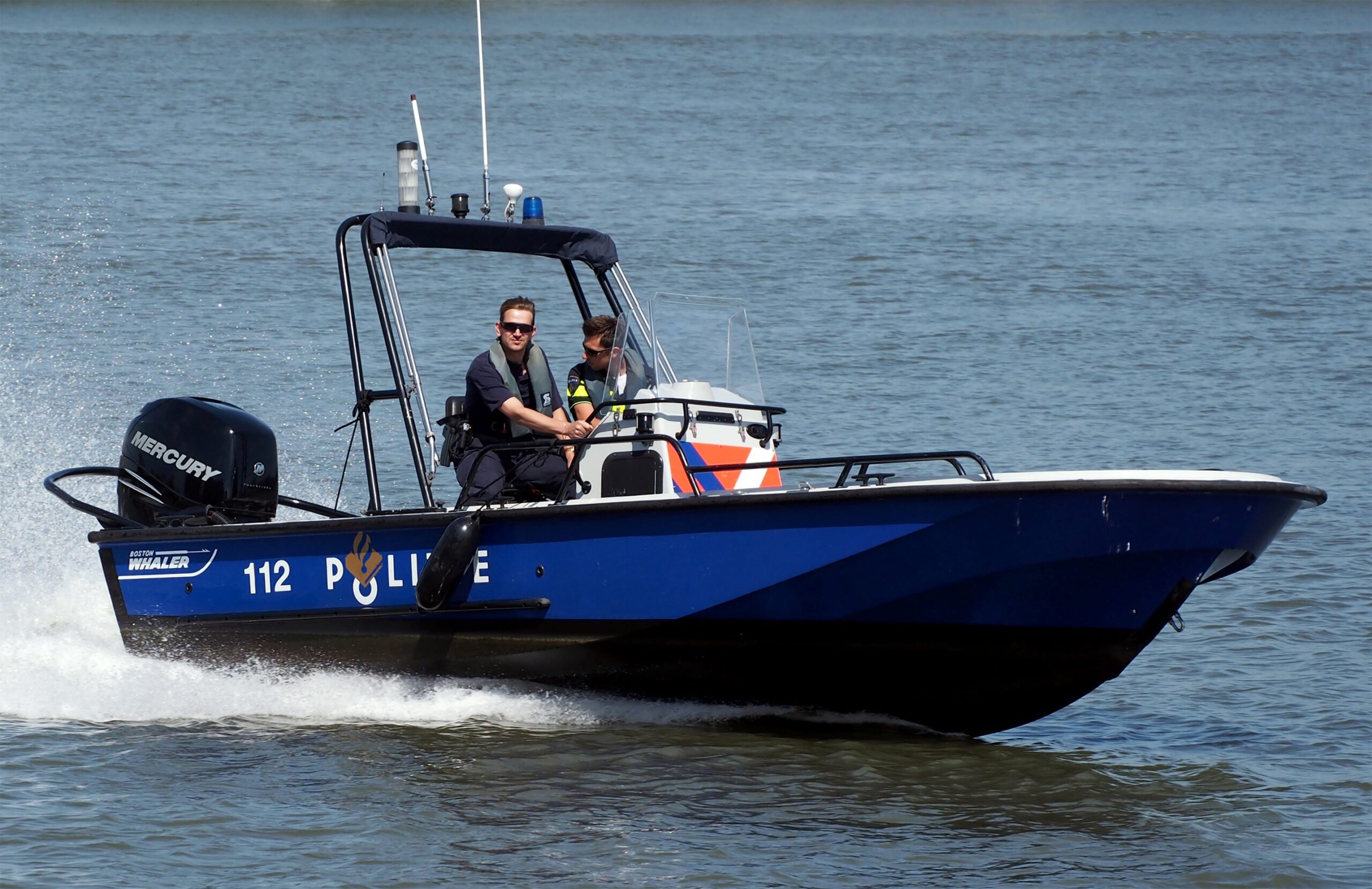 speed-boat-938407